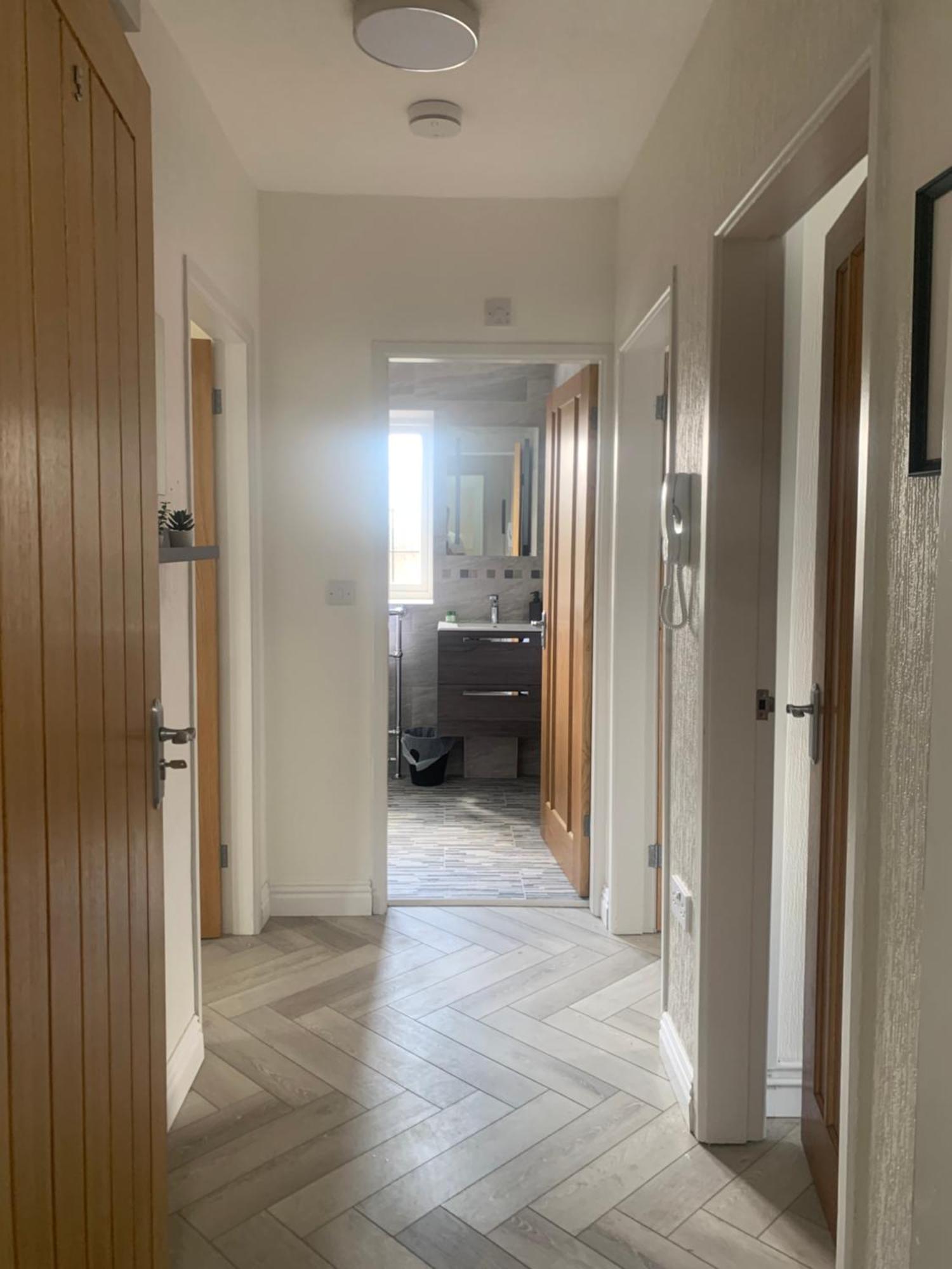 Newly Renovated, Modern 3 Bed Apartment Walmersley Ngoại thất bức ảnh