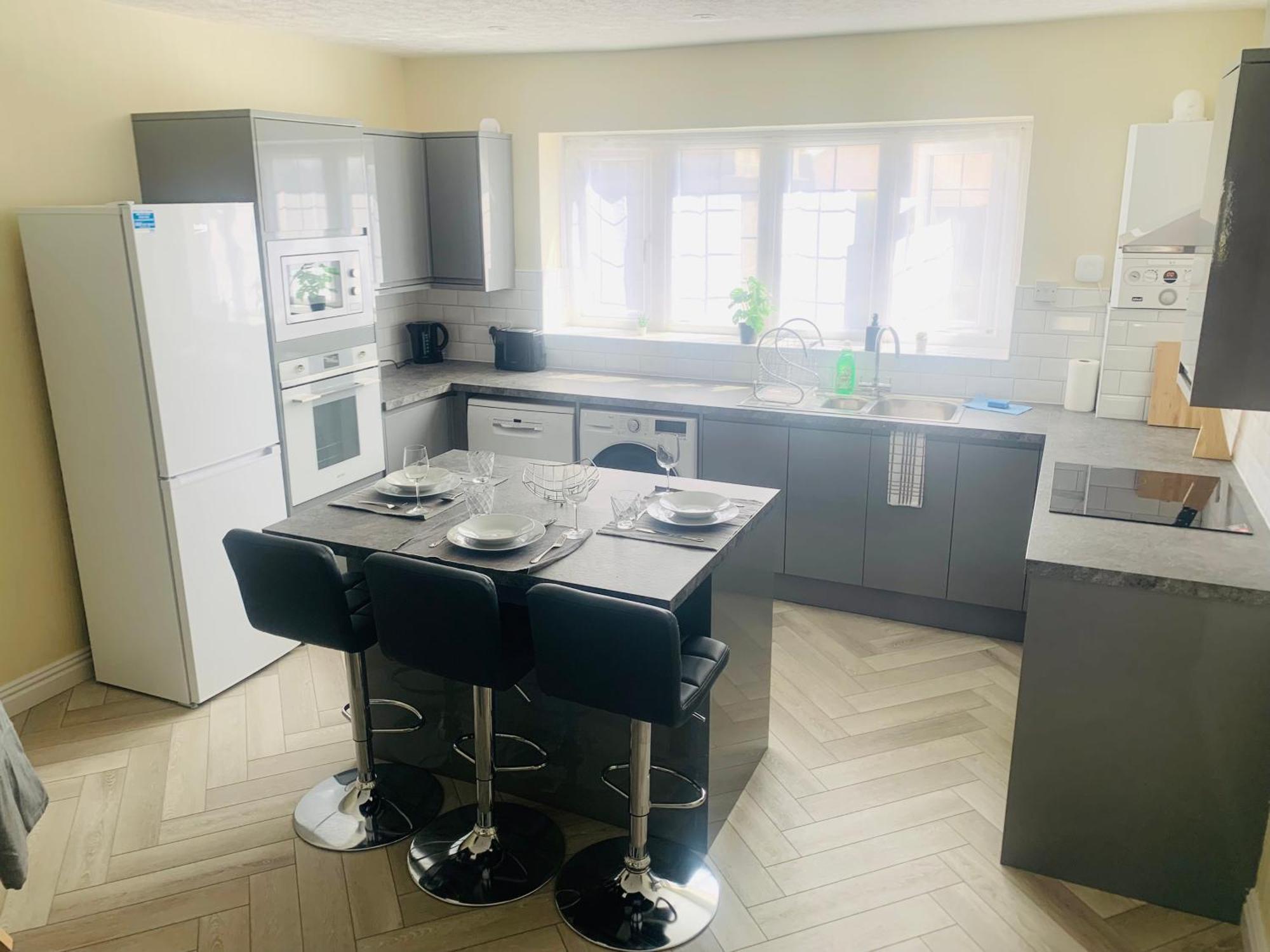 Newly Renovated, Modern 3 Bed Apartment Walmersley Ngoại thất bức ảnh