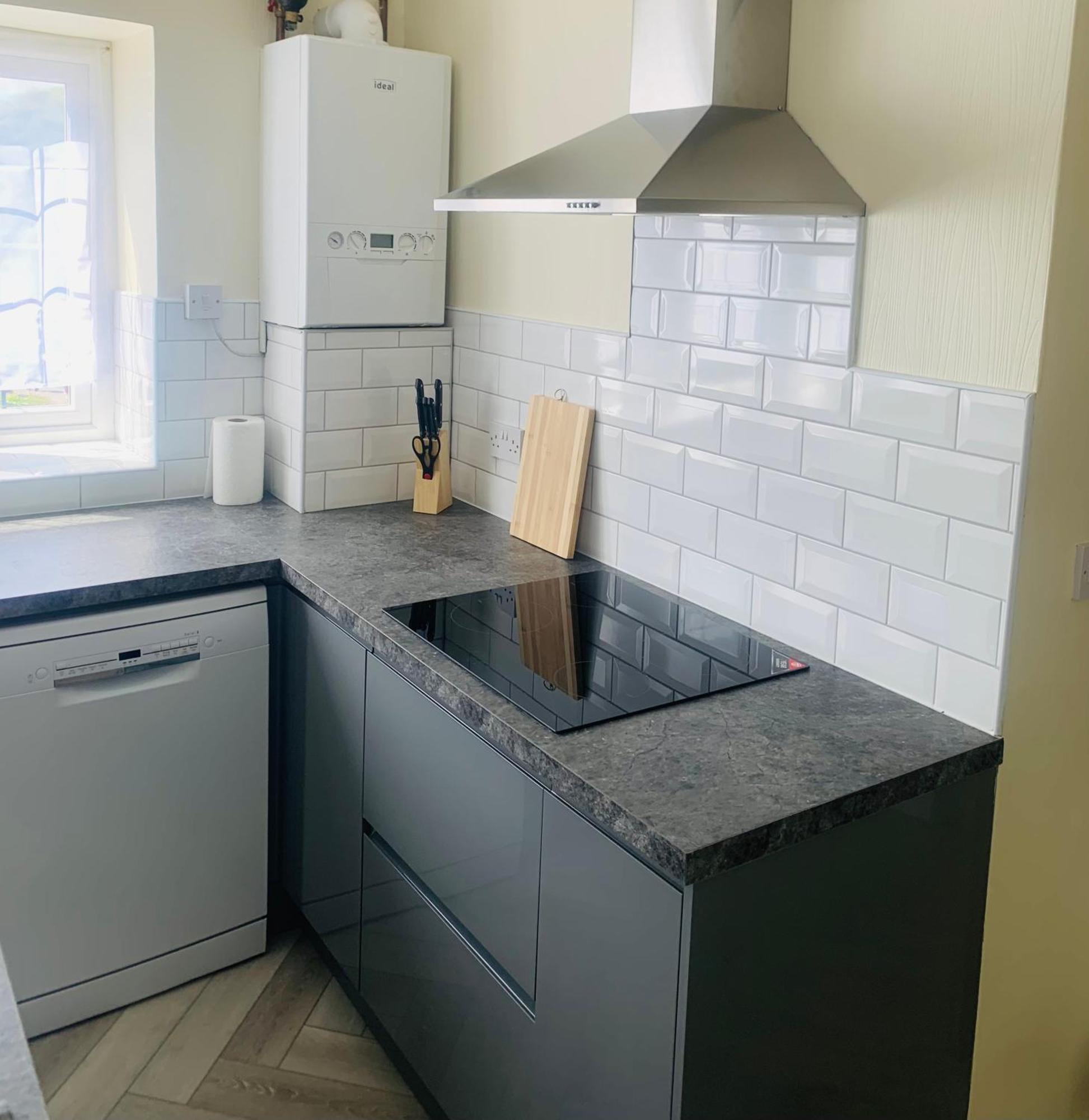 Newly Renovated, Modern 3 Bed Apartment Walmersley Ngoại thất bức ảnh