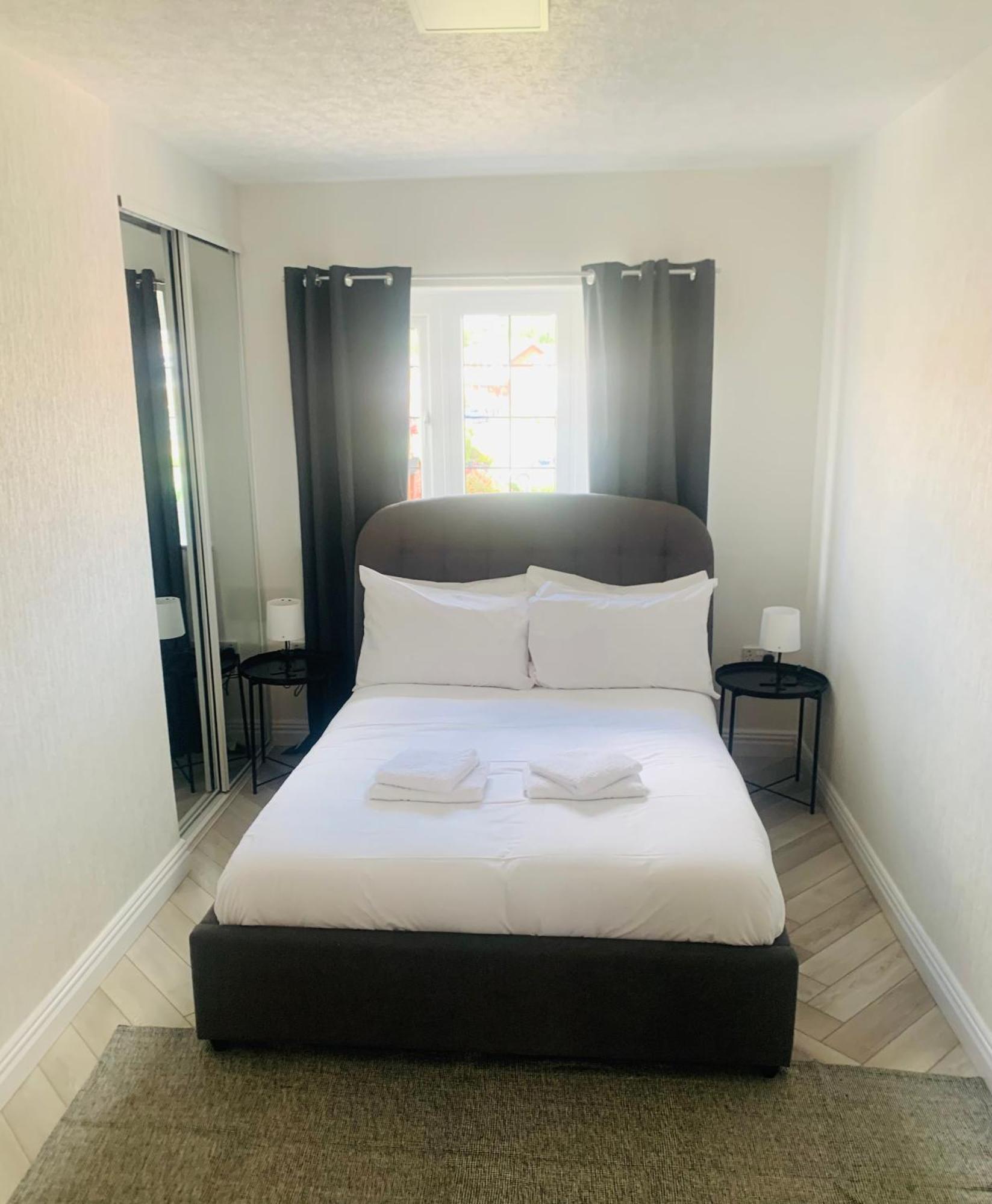 Newly Renovated, Modern 3 Bed Apartment Walmersley Ngoại thất bức ảnh